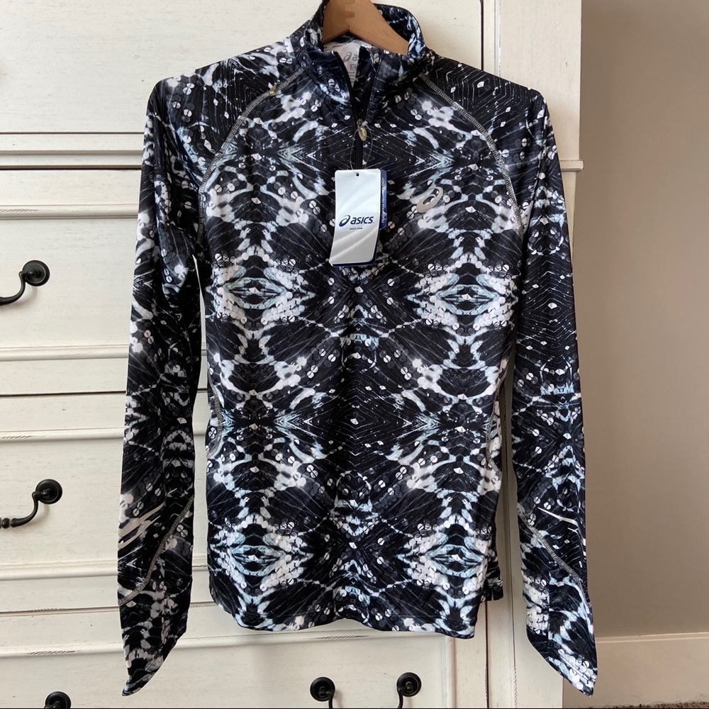 Asics Lite-Show Favorite Half Zip Jacket.  Size Large. New With Tags.